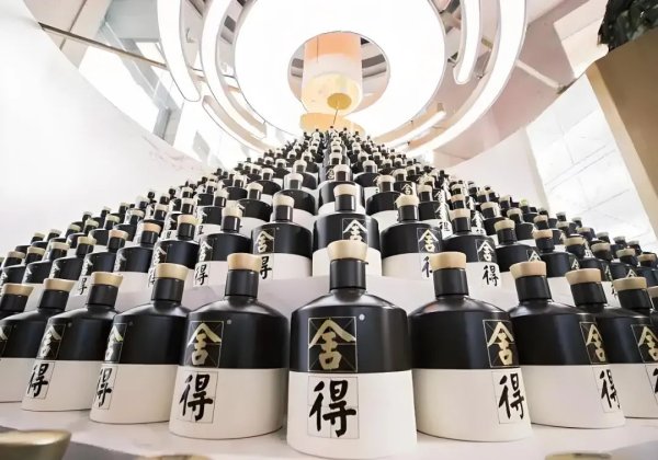 广州配资公司 舍得酒业困局，人事地震与业绩暴降背后的双重危机